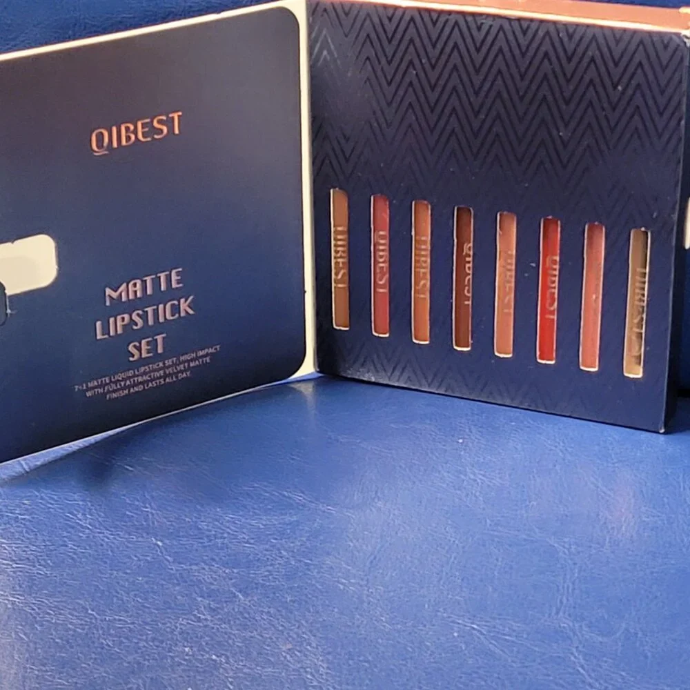 QIBEST Matte Lipstick Set - Brand new! 7+1 NIB